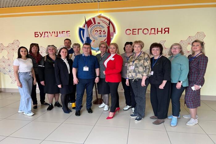 Делегация руководителей образовательных организаций г. Златоуста Челябинской области